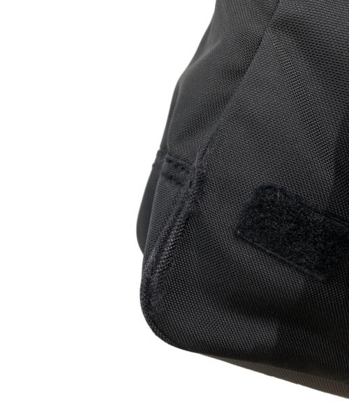 LACOSTE（ラコステ）LACOSTE (ラコステ) Supreme (シュプリーム) 19AW Small Messenger Bag ブラックの古着・服飾アイテム