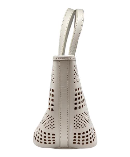 BLUE LABEL CRESTBRIDGE（ブルーレーベルクレストブリッジ）BLUE LABEL CRESTBRIDGE (ブルーレーベルクレストブリッジ) ハンドバッグ ホワイトの古着・服飾アイテム