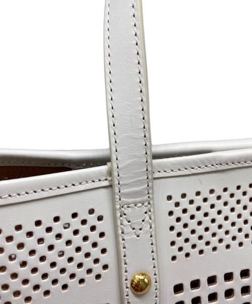 BLUE LABEL CRESTBRIDGE（ブルーレーベルクレストブリッジ）BLUE LABEL CRESTBRIDGE (ブルーレーベルクレストブリッジ) ハンドバッグ ホワイトの古着・服飾アイテム