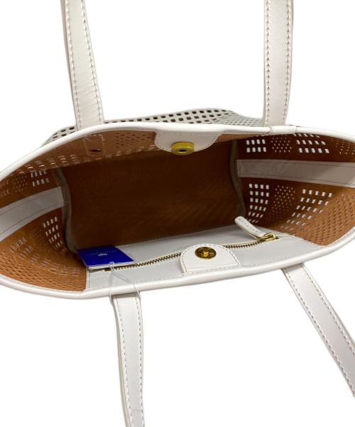 BLUE LABEL CRESTBRIDGE（ブルーレーベルクレストブリッジ）BLUE LABEL CRESTBRIDGE (ブルーレーベルクレストブリッジ) ハンドバッグ ホワイトの古着・服飾アイテム