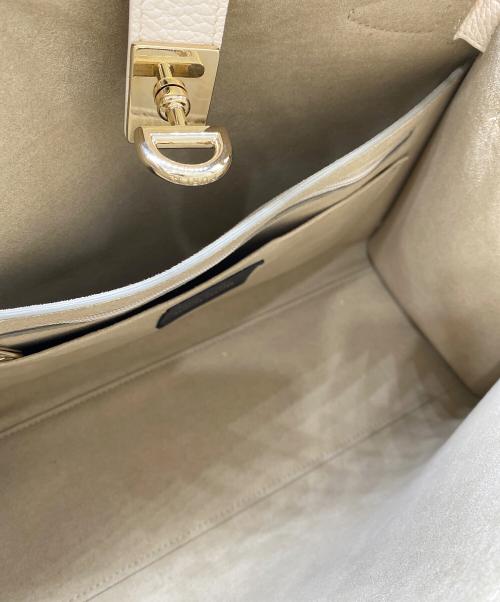 FURLA（フルラ）FURLA (フルラ) ショルダーバッグ アイボリーの古着・服飾アイテム