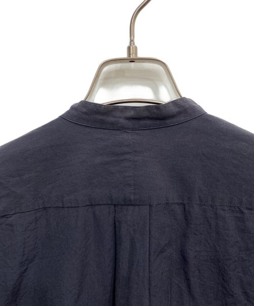 COMOLI（コモリ）COMOLI (コモリ) バンドカラーコットンボタンロングシャ ネイビー サイズ:1の古着・服飾アイテム