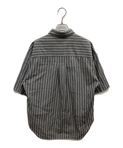 MHL（エムエイチエル）MHL (エムエイチエル) DRY COTTON STRIPE SS SHIRTS グレー サイズ:Mの古着・服飾アイテム