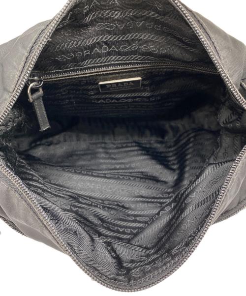 PRADA（プラダ）PRADA (プラダ) ナイロンショルダーバッグ ブラックの古着・服飾アイテム
