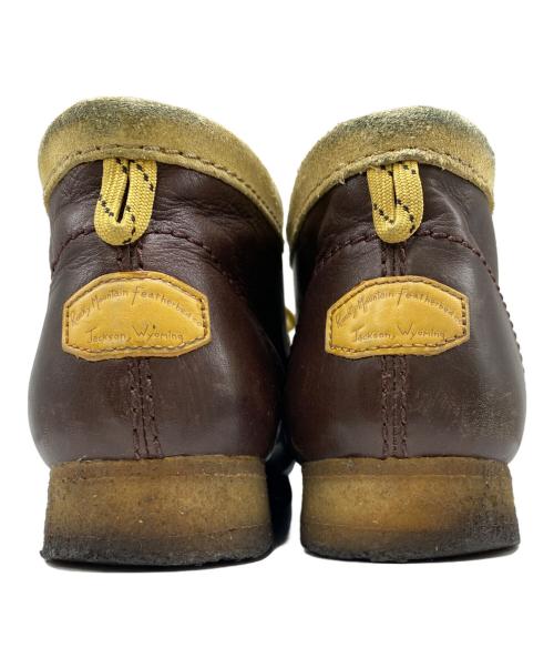 RockyMountainFeatherBed（ロッキーマウンテンフェザーベッド）RockyMountainFeatherBed (ロッキーマウンテンフェザーベッド) CLARKS (クラークス) ワラビーブーツ ベージュ サイズ:8Gの古着・服飾アイテム