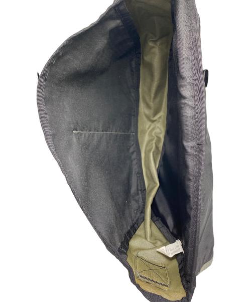 EASTPAK（イーストパック）EASTPAK (イーストパック) メッセンジャーバッグ グリーンの古着・服飾アイテム
