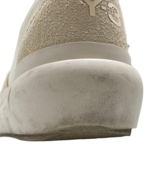 Y-3（ワイスリー）Y-3 (ワイスリー) AJATU COURT FORMAL ホワイト×ベージュ サイズ:26.5の古着・服飾アイテム