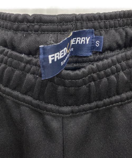FRED PERRY（フレッドペリー）FRED PERRY (フレッドペリー) トラックパンツ ブラック サイズ:Sの古着・服飾アイテム