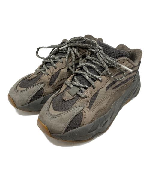 adidas（アディダス）adidas (アディダス) YEEZY BOOST 700 V2 グレー サイズ:25.5の古着・服飾アイテム