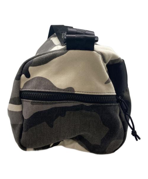 SUPREME（シュプリーム）SUPREME (シュプリーム) Utility Bag Snow Camo ホワイト×ブラックの古着・服飾アイテム