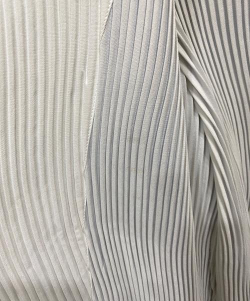 ISSEY MIYAKE（イッセイミヤケ）ISSEY MIYAKE (イッセイミヤケ) 立体プリーツ ウェーブプリーツ ジャケット グリーン サイズ:2の古着・服飾アイテム