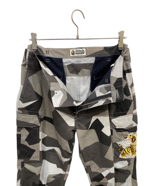 A BATHING APE（アベイシングエイプ）A BATHING APE (ア ベイシング エイプ) カモフラパンツ グレー サイズ:Lの古着・服飾アイテム