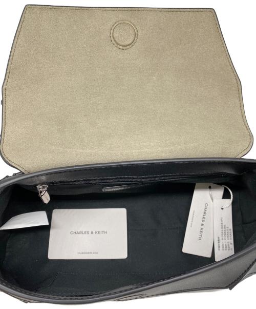 CHARLES & KEITH（チャールズアンドキース）CHARLES & KEITH (チャールズ＆キース) Nasrinショルダーバッグ ブラック 未使用品の古着・服飾アイテム
