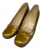 GUCCIグッチ）の古着「エナメルパンプス」｜ゴールド
