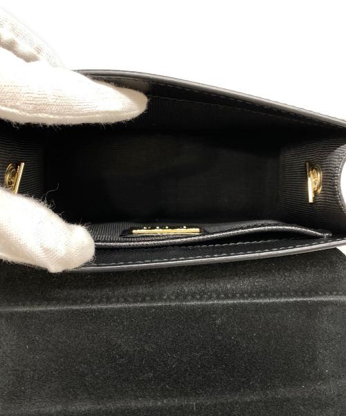 FURLA（フルラ）FURLA (フルラ) メトロポリスチェーンショルダーミニバッグ ブラック×ゴールドの古着・服飾アイテム