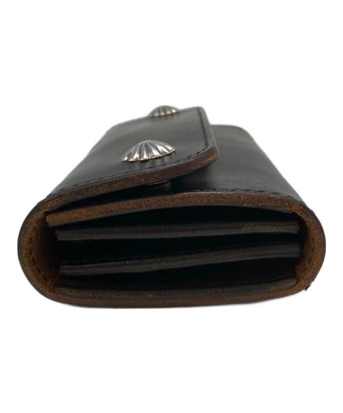 LARRY SMITH（ラリースミス）LARRY SMITH (ラリースミス) コンチョ付き長財布 ブラックの古着・服飾アイテム