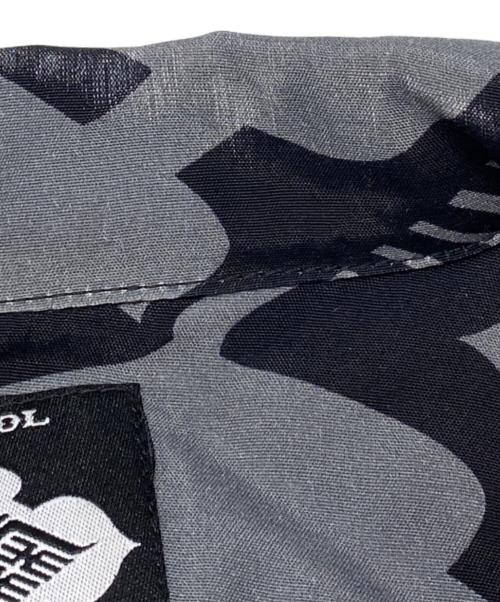 BUDSPOOL（バッズプール）BUDSPOOL (バッズプール) GAHKIN 花罰家紋シャツ グレー サイズ:XLの古着・服飾アイテム