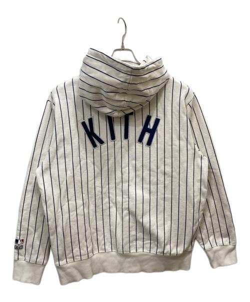 KITH（キス）KITH (キス) MLB (エムエルビー) ヤンキースストライプパーカー ホワイト サイズ:Mの古着・服飾アイテム