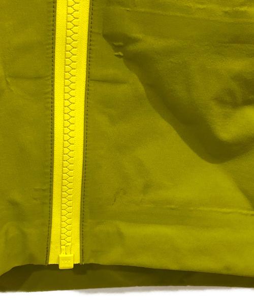 ARC'TERYX（アークテリクス）ARC'TERYX (アークテリクス) SIDEWINDER SV JACKET イエロー サイズ:Mの古着・服飾アイテム