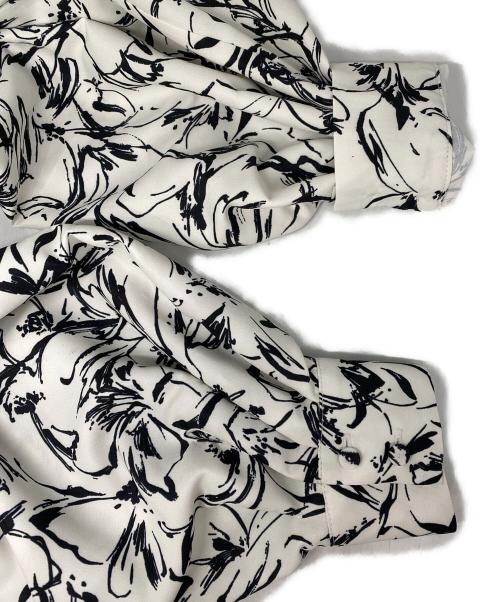 NATURAL BEAUTY BASIC（ナチュラルビューティーベーシック）NATURAL BEAUTY BASIC (ナチュラルビューティーベーシック) ディープスリットボリュームサックワンピース ホワイト サイズ:PS 未使用品の古着・服飾アイテム