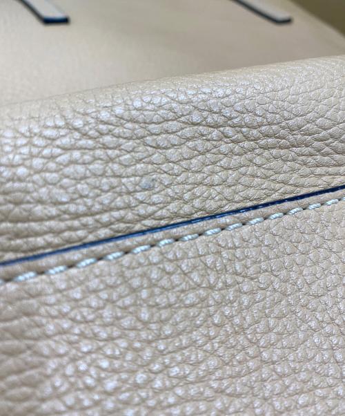 MARC JACOBS（マークジェイコブズ）MARC JACOBS (マークジェイコブズ) THE GRIND SHOPPER ベージュの古着・服飾アイテム