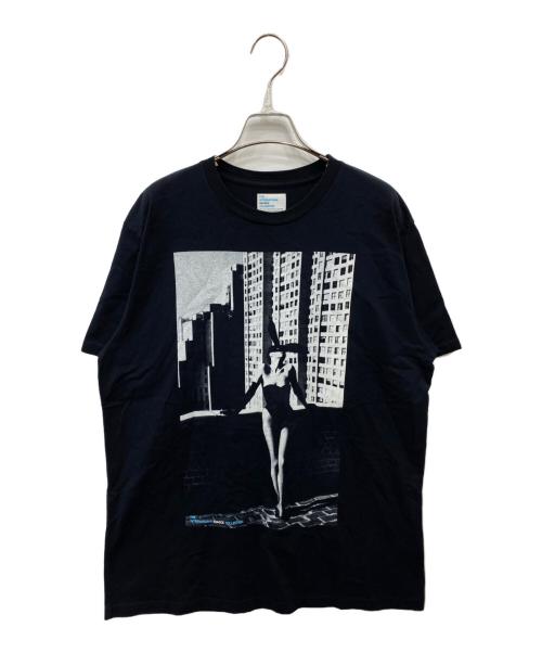 THE INTERNATIONAL IMAGES COLLECTION（ザ インターナショナルイメージズ コレクション）THE INTERNATIONAL IMAGES COLLECTION (ザ インターナショナルイメージズ コレクション) コットンフォトプリントS/Sカットソー ブラック サイズ:Lの古着・服飾アイテム