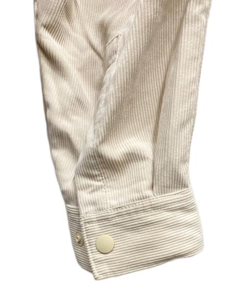 DAIWA PIER39（ダイワ ピア39）DAIWA PIER39 (ダイワ ピア39) TECH TRUCKER JACKET CORDUROY アイボリー サイズ:Lの古着・服飾アイテム