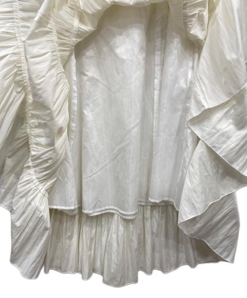 FRAY ID（フレイ アイディー）FRAY ID (フレイ アイディー) 割線ギャザーティアードSK ホワイトの古着・服飾アイテム