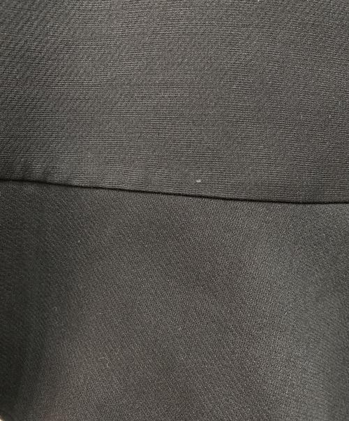 VALENTINO（ヴァレンティノ）VALENTINO (ヴァレンティノ) 裾フレアミニスカート ブラック サイズ:40の古着・服飾アイテム