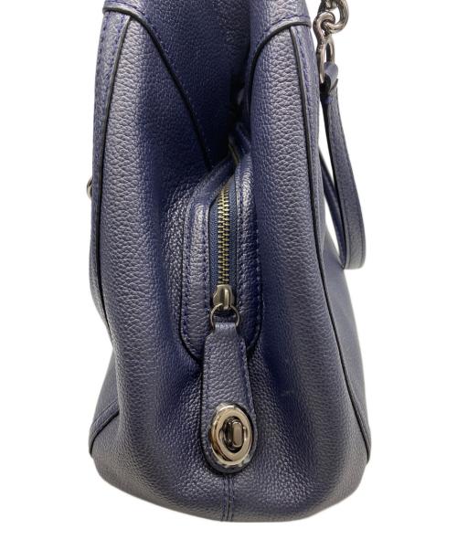 COACH（コーチ）COACH (コーチ) ターンロックチェーントートバッグ ネイビーの古着・服飾アイテム