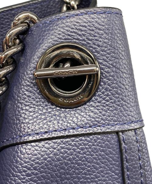 COACH（コーチ）COACH (コーチ) ターンロックチェーントートバッグ ネイビーの古着・服飾アイテム