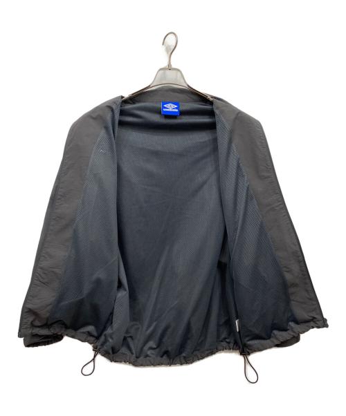 UMBRO（アンブロ）UMBRO (アンブロ) URBAN RESEARCH DOORS (アーバンリサーチドアーズ) RS TRACK JACKET グレー サイズ:Lの古着・服飾アイテム