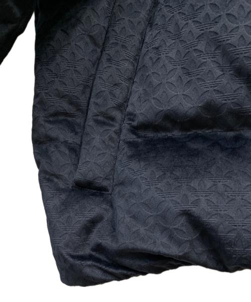 adidas（アディダス）adidas (アディダス) D REGEN MONOGRA ダウンジャケット ネイビー サイズ:Ｌの古着・服飾アイテム