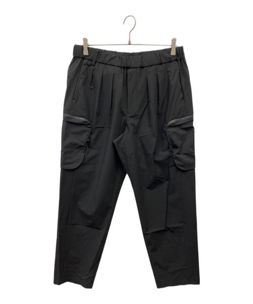 WHITE MOUNTAINEERING（ホワイトマウンテ二アニング）WHITE MOUNTAINEERING (ホワイトマウンテ二アニング) STRETCHED HYBRID WIDE TAPERED PANTS ブラック サイズ:2の古着・服飾アイテム