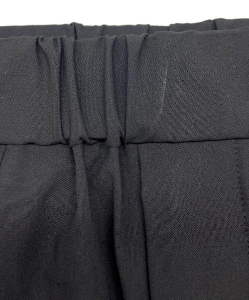 WHITE MOUNTAINEERING（ホワイトマウンテ二アニング）WHITE MOUNTAINEERING (ホワイトマウンテ二アニング) STRETCHED HYBRID WIDE TAPERED PANTS ブラック サイズ:2の古着・服飾アイテム