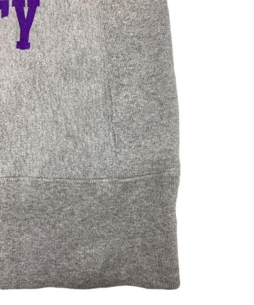 Champion REVERSE WEAVE（チャンピオン リバース ウィーブ）Champion REVERSE WEAVE (チャンピオン リバース ウィーブ) プリントクルーネックスウェット グレー サイズ:Mの古着・服飾アイテム
