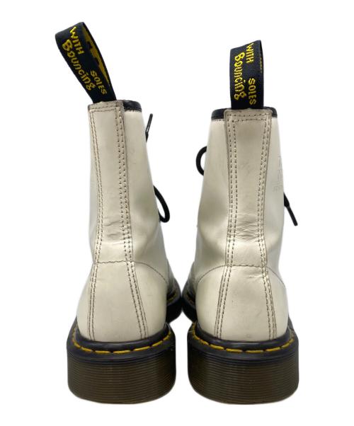 Dr.Martens（ドクターマーチン）Dr.Martens (ドクターマーチン) 8ホールブーツ ホワイト サイズ:Mの古着・服飾アイテム