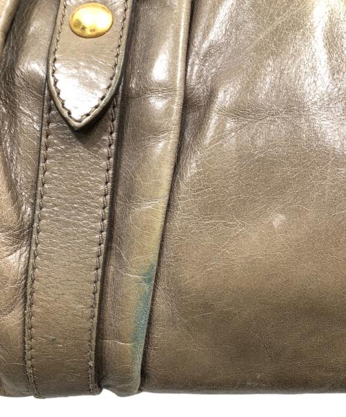 MIU MIU（ミュウミュウ）MIU MIU (ミュウミュウ) レザーハンドバッグ ベージュの古着・服飾アイテム