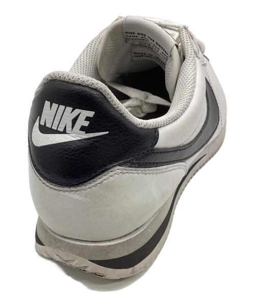 NIKE（ナイキ）NIKE (ナイキ) スニーカー ホワイト サイズ:US8の古着・服飾アイテム