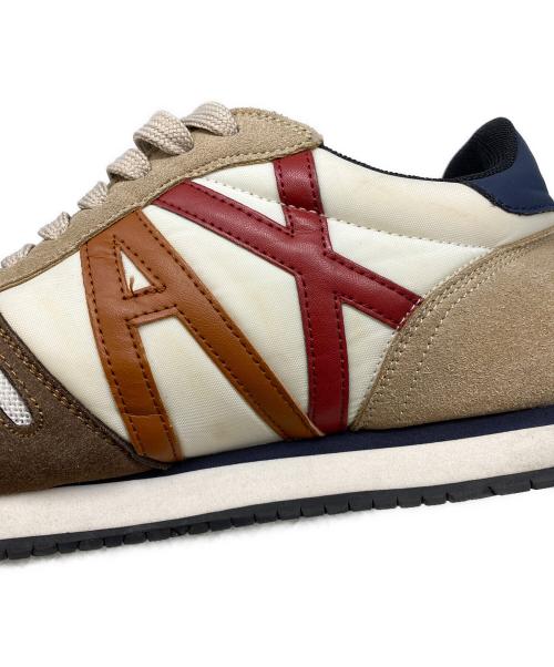 ARMANI EXCHANGE（アルマーニ エクスチェンジ）ARMANI EXCHANGE (アルマーニ エクスチェンジ) AXロゴ レースアップスニーカー ベージュ サイズ:24.5㎝の古着・服飾アイテム