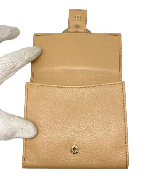BVLGARI（ブルガリ）BVLGARI (ブルガリ) チャンドラ コンパクトウォレット ベージュの古着・服飾アイテム