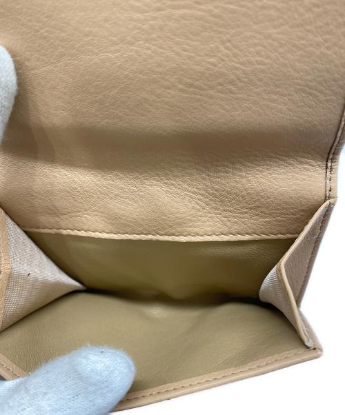 BVLGARI（ブルガリ）BVLGARI (ブルガリ) チャンドラ コンパクトウォレット ベージュの古着・服飾アイテム