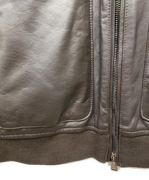 EMMETI（エンメティ）EMMETI (エンメティ) A-2型レザージャケット ブラウン サイズ:Mの古着・服飾アイテム