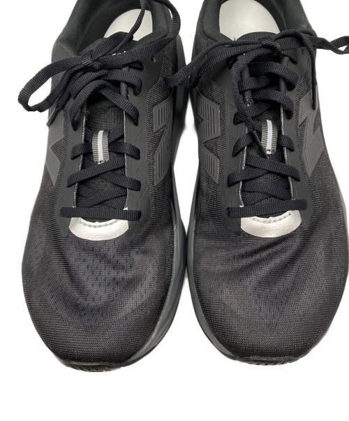NEW BALANCE（ニューバランス）NEW BALANCE (ニューバランス) FuelCell Rebel v5 ブラック サイズ:28.5の古着・服飾アイテム