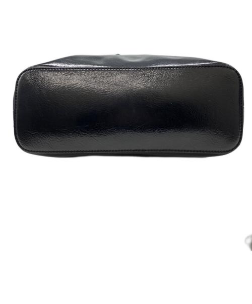 N°21（ヌメロヴェントゥーノ）N°21 (ヌメロヴェントゥーノ) エンボスロゴ2WAYトートバッグ ブラックの古着・服飾アイテム