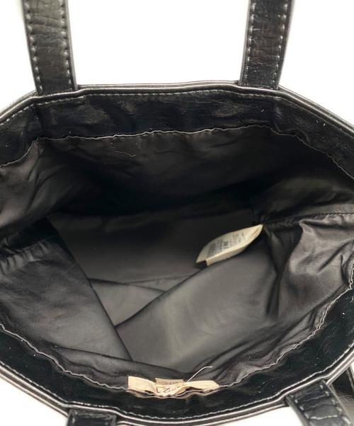 N°21（ヌメロヴェントゥーノ）N°21 (ヌメロヴェントゥーノ) エンボスロゴ2WAYトートバッグ ブラックの古着・服飾アイテム