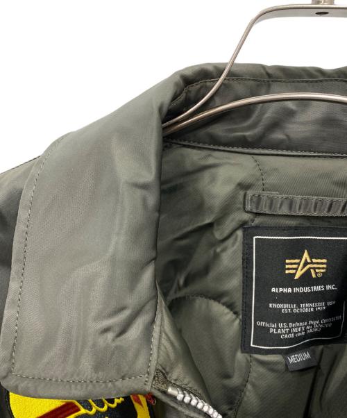 ALPHA INDUSTRIES（アルファインダストリーズ）ALPHA INDUSTRIES (アルファインダストリーズ) フライトジャケット カーキ サイズ:Mの古着・服飾アイテム