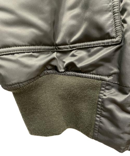 ALPHA INDUSTRIES（アルファインダストリーズ）ALPHA INDUSTRIES (アルファインダストリーズ) フライトジャケット カーキ サイズ:Mの古着・服飾アイテム