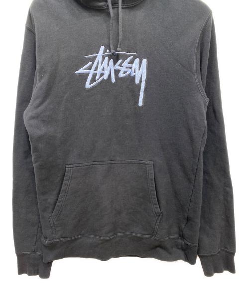 stussy（ステューシー）stussy (ステューシー) ロゴ刺繍パーカー ブラック サイズ:Mの古着・服飾アイテム