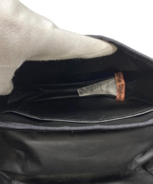 Acne studios（アクネ ストゥディオス）ACNE STUDIOS (アクネ ストゥディオス) ナイロンミニメッセンジャーバック ネイビーの古着・服飾アイテム